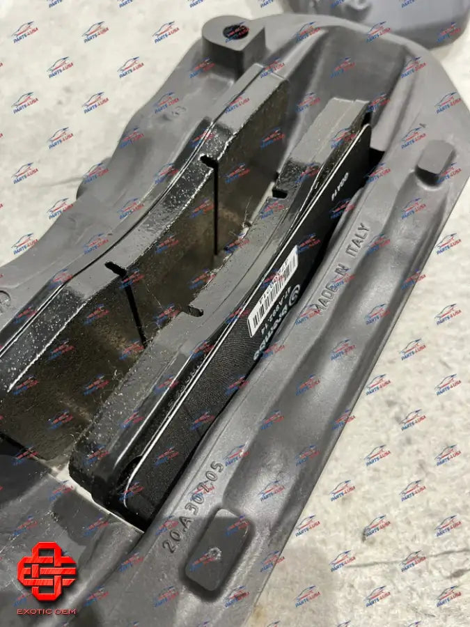 FERRARI CALIFORNIA BRAKE SET CALIPER AND BRAKE PADS SET OF 4