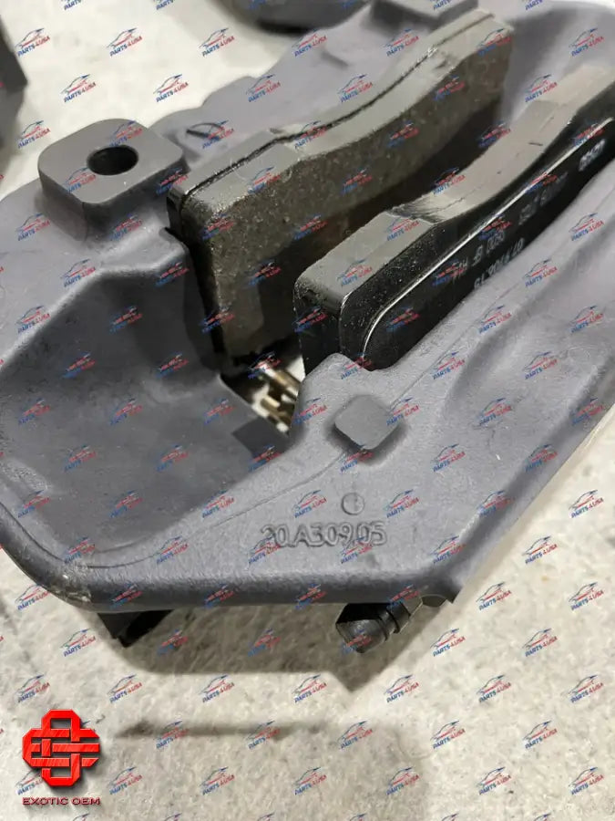 FERRARI CALIFORNIA BRAKE SET CALIPER AND BRAKE PADS SET OF 4