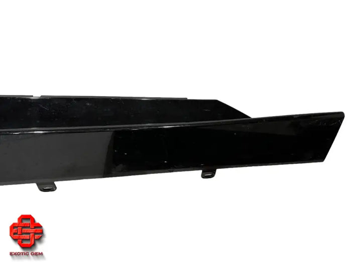 ASTON MARTIN DB11 RIGHT SIDE SKIRT