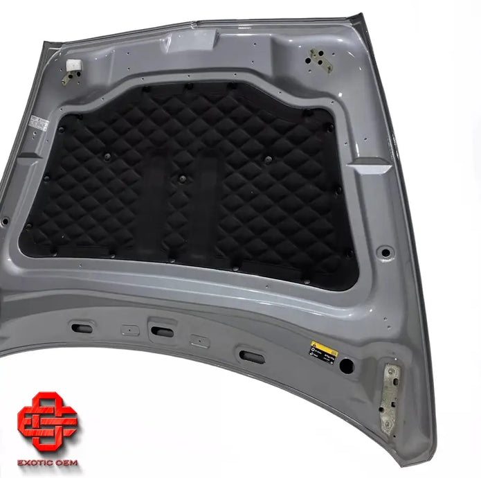 BENTLEY BENTAYGA FRONT BONNET SILVER