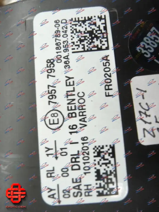 BENTLEY BENTAYGA TURN SIGNAL LIGHT RIGHT SIDE OEM