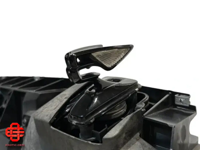 BENTLEY FLYING SPUR LIFTING MECHANISM WITH EMBLEM FIGURINE