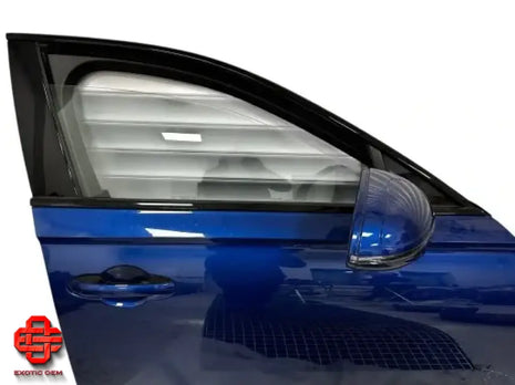 BENTLEY FLYING SPUR RIGHT FRONT DOOR