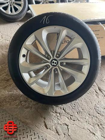 BENTLEY WHEEL AND TYRE SET