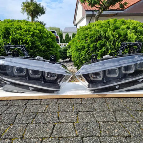 BUGATTI CHIRON SUPER SPORT 300 + HEADLIGHT OEM