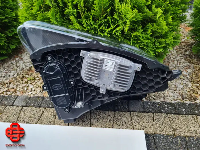 BUGATTI CHIRON SUPER SPORT 300 + HEADLIGHT OEM