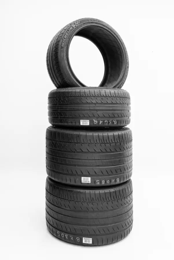 BUGATTI VEYRON - NEW TIRES DOT 0518