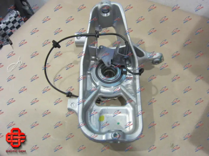 FERRARI 458 ITALIA SPIDER FRONT LH WHEEL HUB OEM