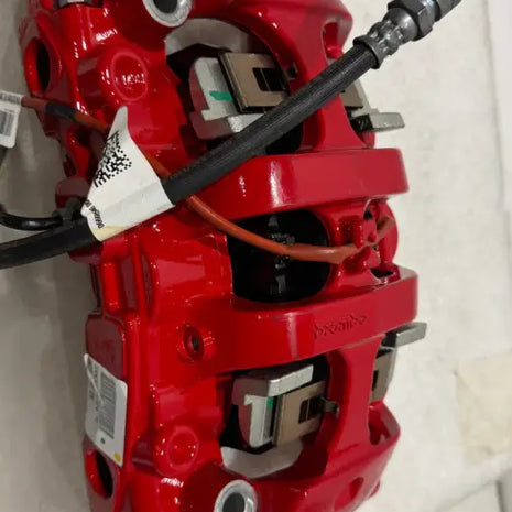 FERRARI 488 GTB SPIDER FRONT RH CALIPER WITH PADS RED