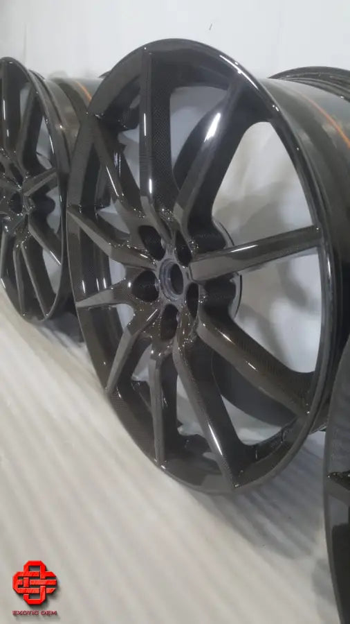 FERRARI 488 PISTA OEM CARBON WHEELS