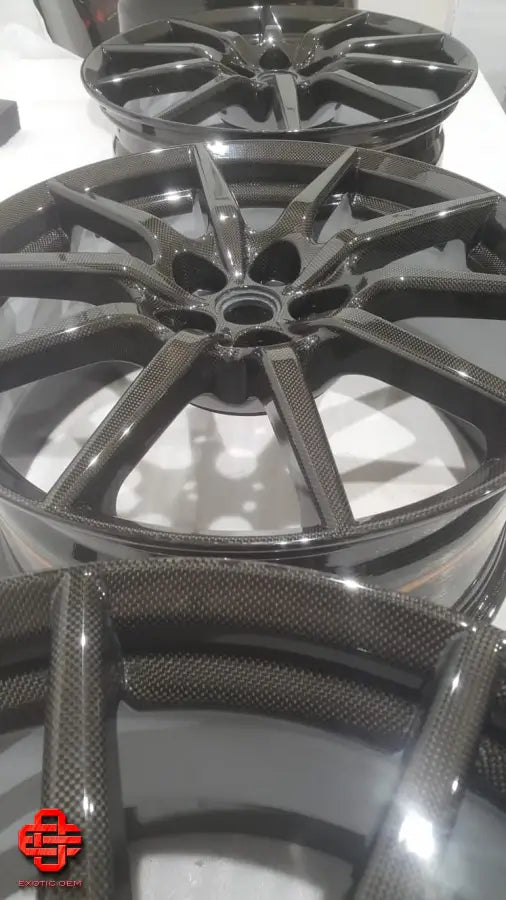FERRARI 488 PISTA OEM CARBON WHEELS