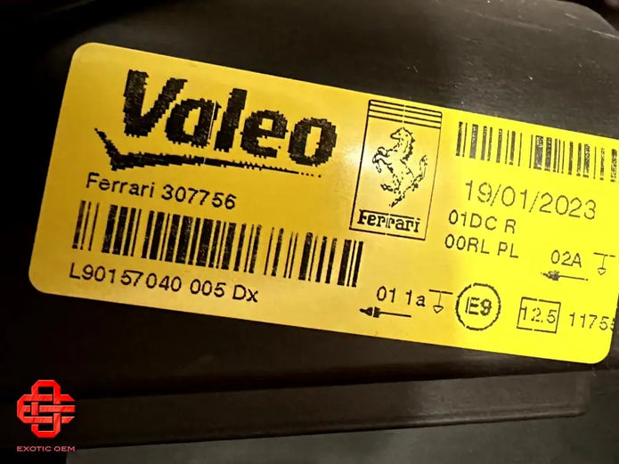 FERRARI 488 PISTA RIGHT HEADLIGHT BIXENON