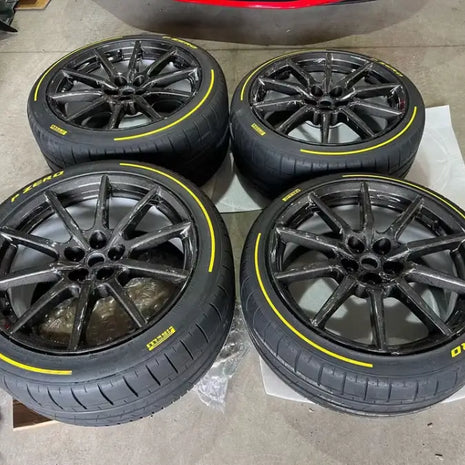 FERRARI 812 COMPETIZIONE - CARBON WHEELS NEW RIMS NEW