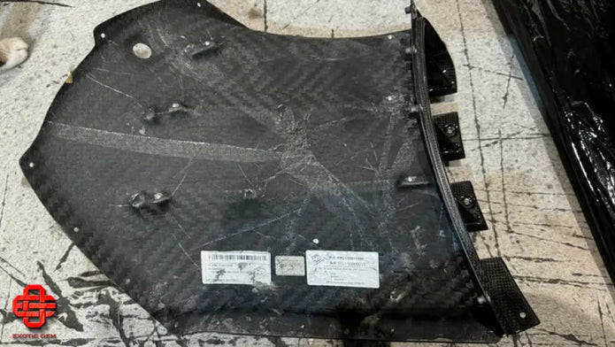 FERRARI 812 COMPETIZIONE LH REAR AIR INTAKE CARBON OEM