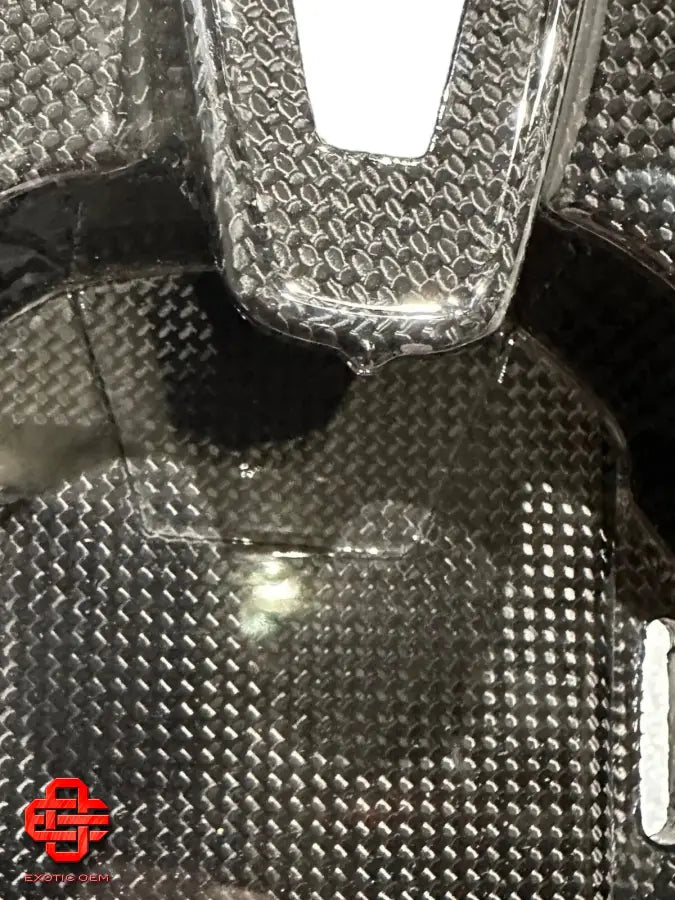 FERRARI 812 SUPERFAST CENTER CONSOLE CARBON CENTER CONSOLE TUNNEL