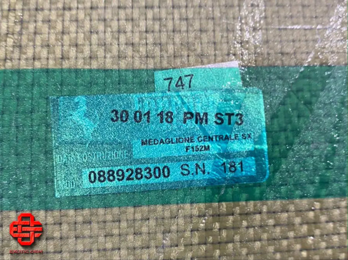 FERRARI 812 SUPERFAST GTS LH CENTRAL MEDALION DOOR CARBON