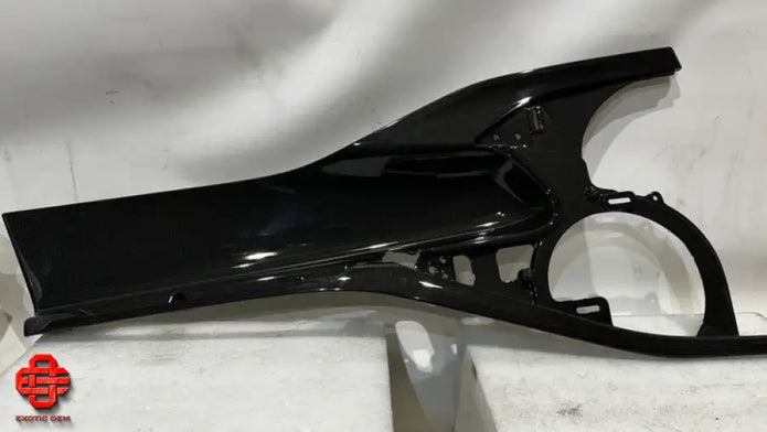 FERRARI 812 SUPERFAST GTS LH CENTRAL MEDALION DOOR CARBON