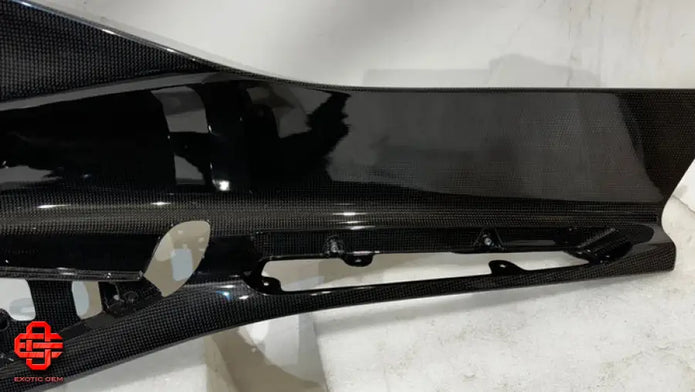 FERRARI 812 SUPERFAST GTS RH CENTRAL MEDALION DOOR CARBON OEM