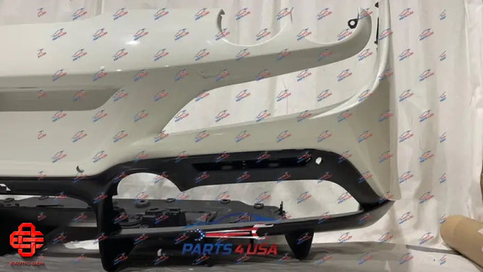 FERRARI F8 TRIBUTO REAR BUMPER WITH REAR DIFFUSER