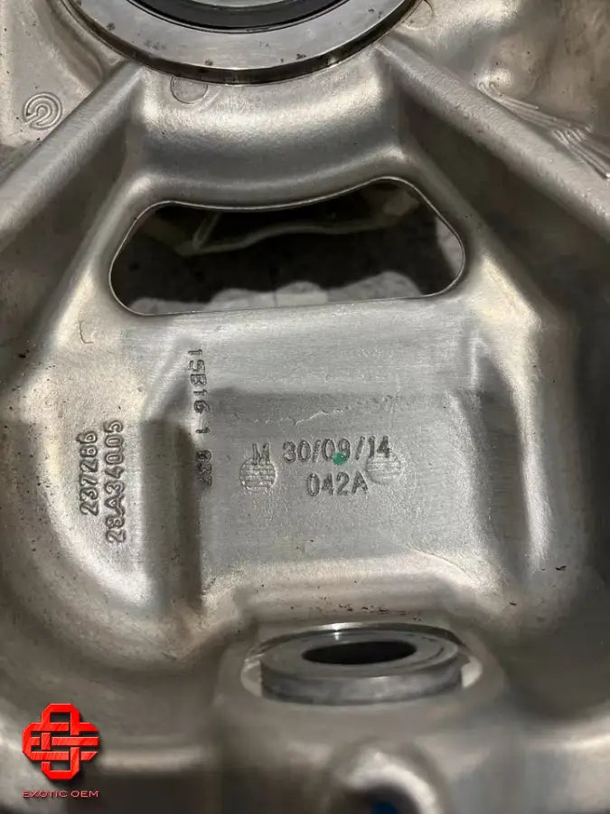 FERRARI - NEW FRONT LEFT WHEEL HUB