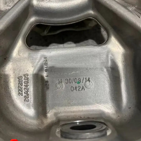 FERRARI - NEW FRONT LEFT WHEEL HUB