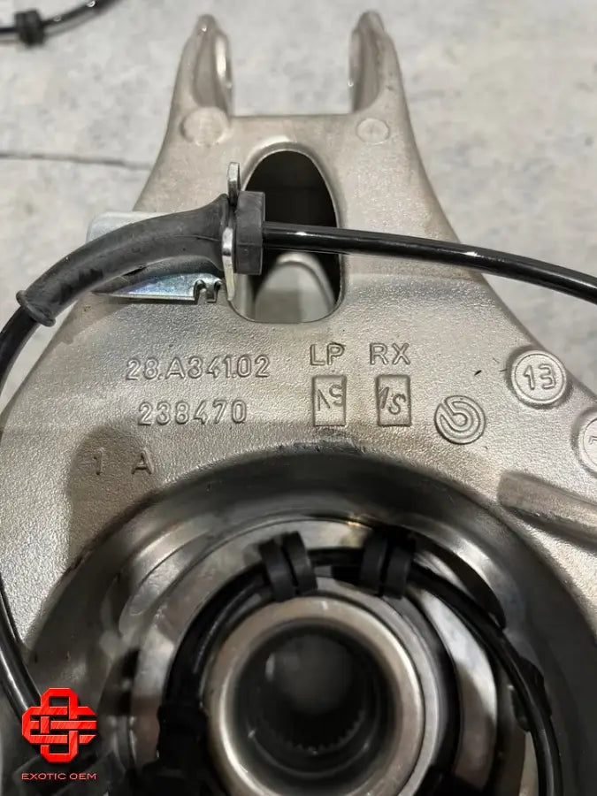 FERRARI - NEW STEERING KNUCKLE HINDED / NEW REAR WHEEL HUB