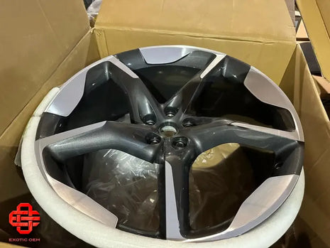 FERRARI PUROSANGUE - RIM SET AS GOOD AS NEW 2025