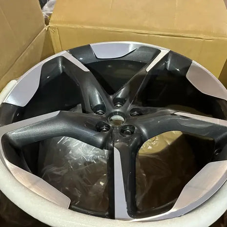 FERRARI PUROSANGUE - RIM SET AS GOOD AS NEW 2025