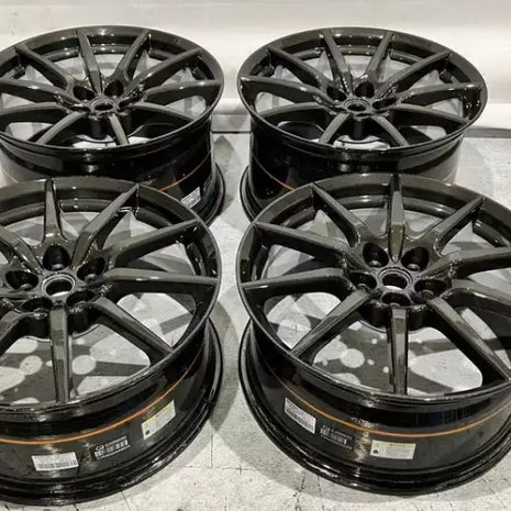 FERRARI SF90 - CARBON WHEELS - CARBON RIMS NEW / NEW ORIGINAL