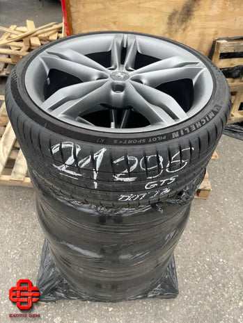 FERRARI WHEEL AND TYRE SET