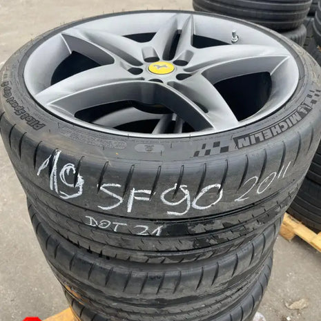 FERRARI WHEEL AND TYRE SET