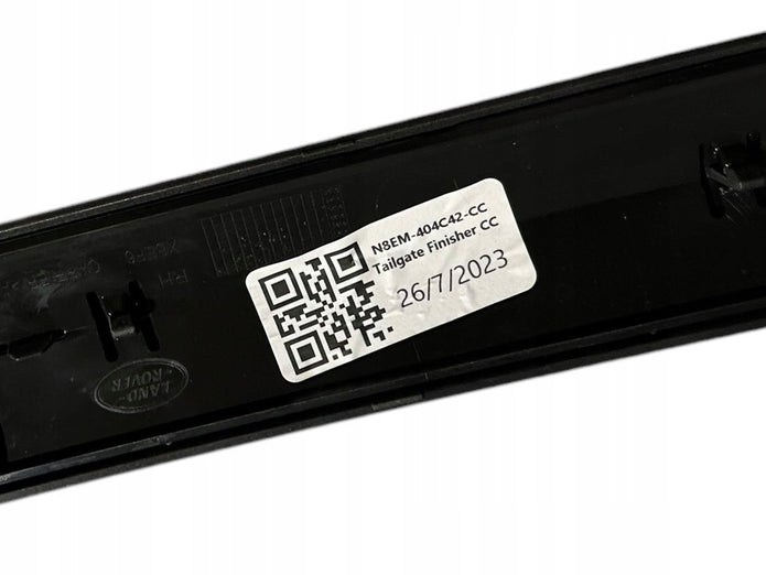 RANGE ROVER SV TAILGATE TRIM