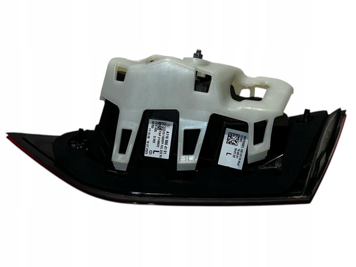 MERCEDES BENZ CLA W118 TYLNA LAMPA