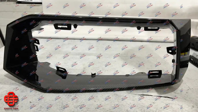 LAMBORGHINI AVENTADOR RH TAIL LIGHT COVER CARBON