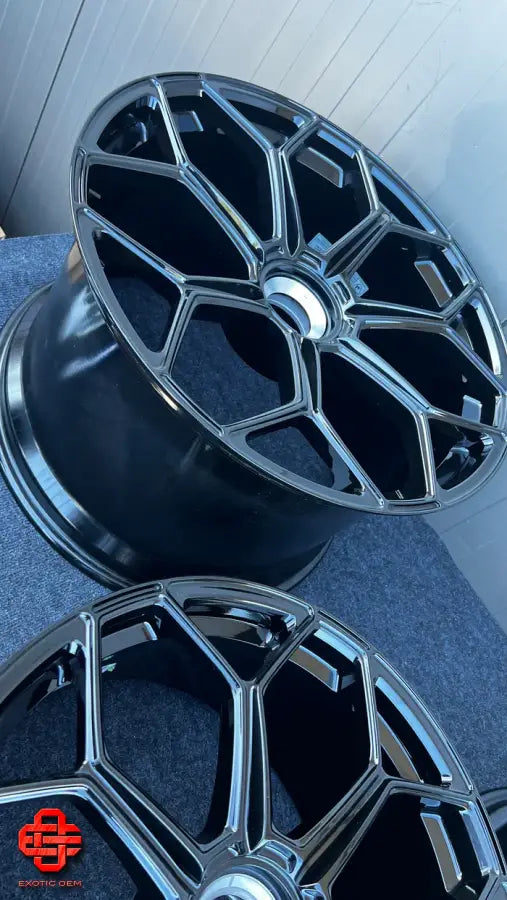 LAMBORGHINI AVENTADOR SVJ WHEEL GLOSSY BLACK