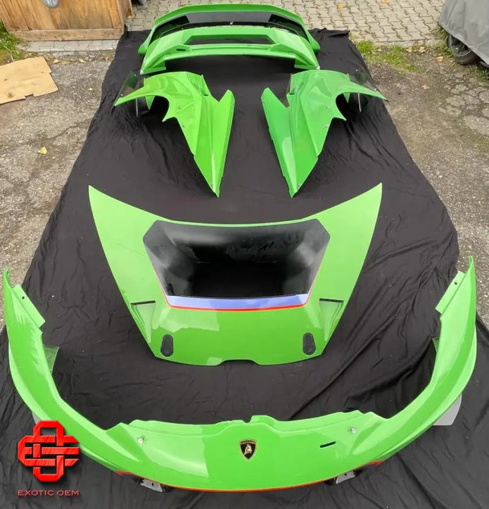 LAMBORGHINI HURACAN GT3 EVO2 OEM RACING KIT