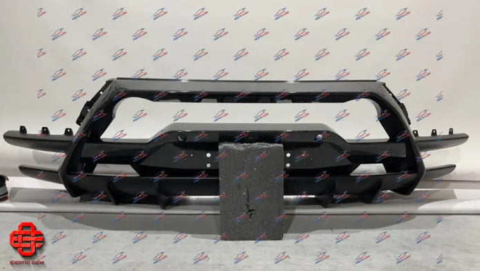 LAMBORGHINI HURACAN PERFORMANTE REAR BUMPER WITH DIFFUSER OEM