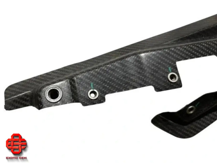 LAMBORGHINI HURACAN STO CARBON REAR FENDER MOUNT