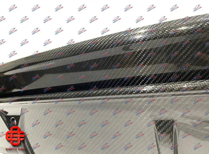 LAMBORGHINI URUS CARBON REAR DIFFUSER COMPLETE