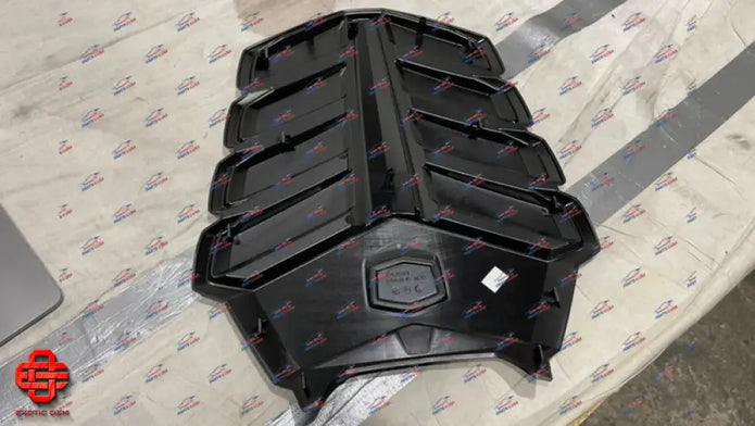 LAMBORGHINI URUS ENGINE COVER WITH EMBLEM V8