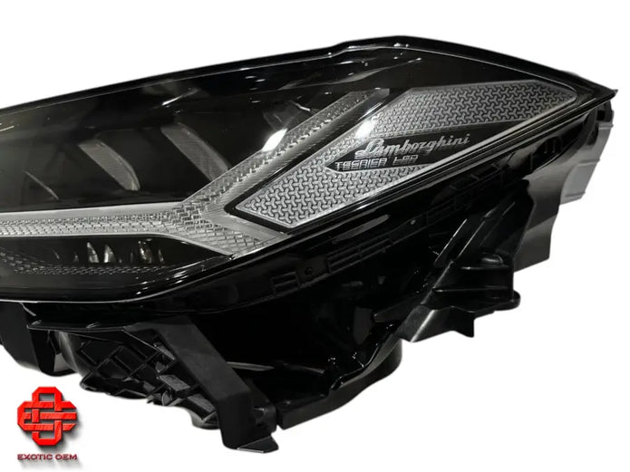 LAMBORGHINI URUS LEFT HEADLIGHT