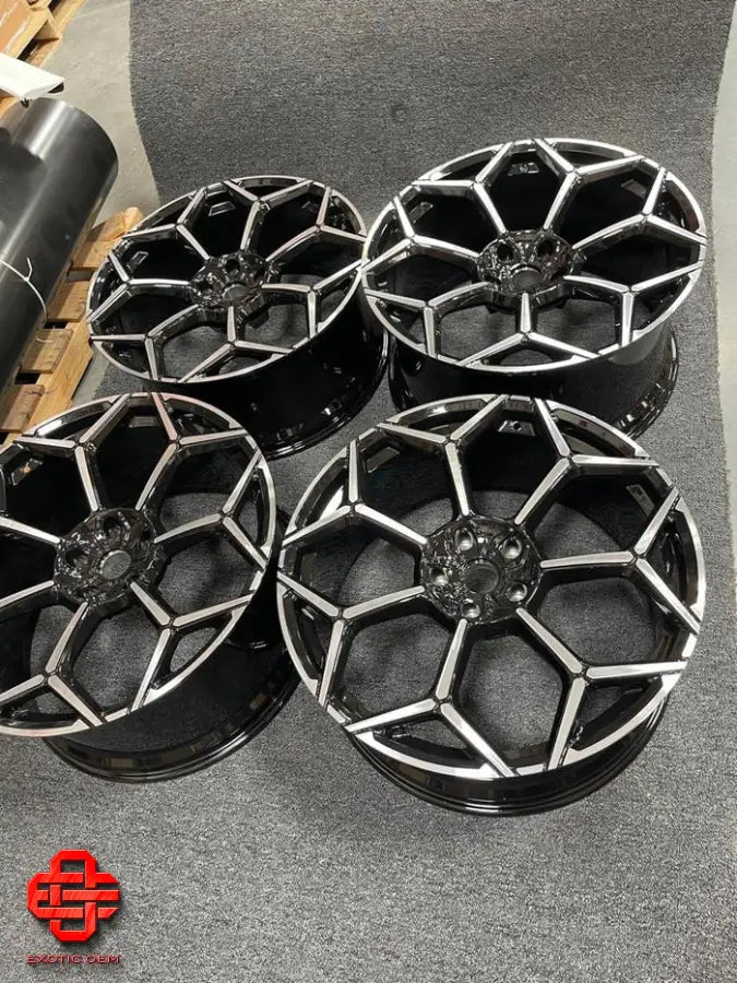LAMBORGHINI URUS PERFORMANTE WHEELS 23 INCH DIAMOND CUT OEM