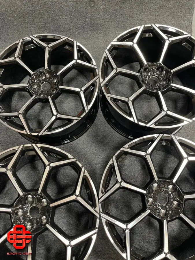 LAMBORGHINI URUS PERFORMANTE WHEELS 23 INCH DIAMOND CUT OEM