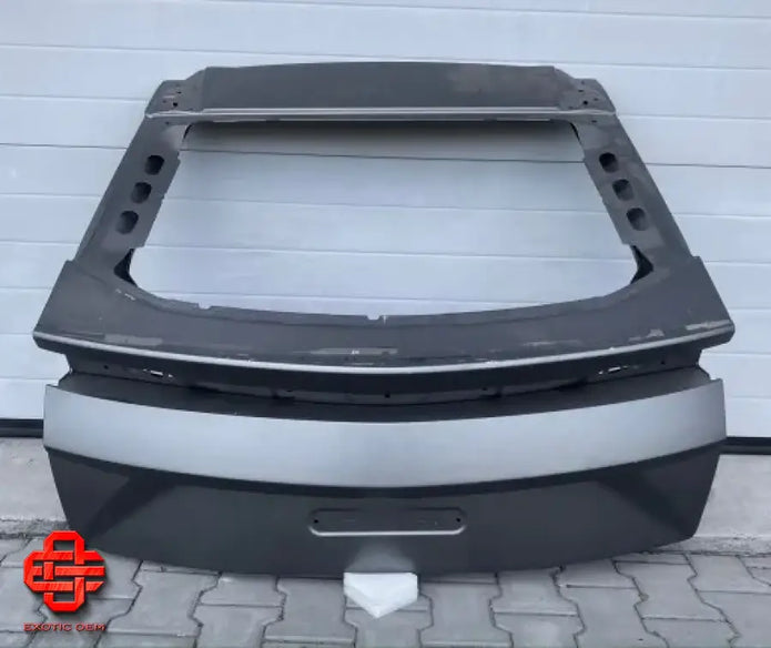 LAMBORGHINI URUS REAR TRUNK LID