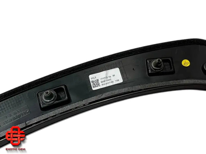 LAMBORGHINI URUS S WHEEL ARCH COVER TRIM RH