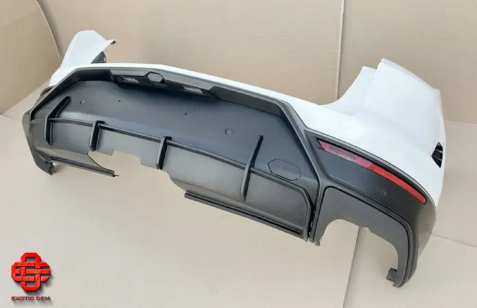 LAMBORGHINI URUS SE FRONT AND REAR BUMPER