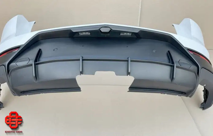 LAMBORGHINI URUS SE FRONT AND REAR BUMPER