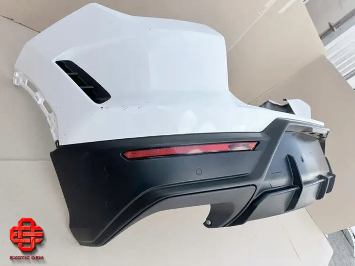 LAMBORGHINI URUS SE FRONT AND REAR BUMPER