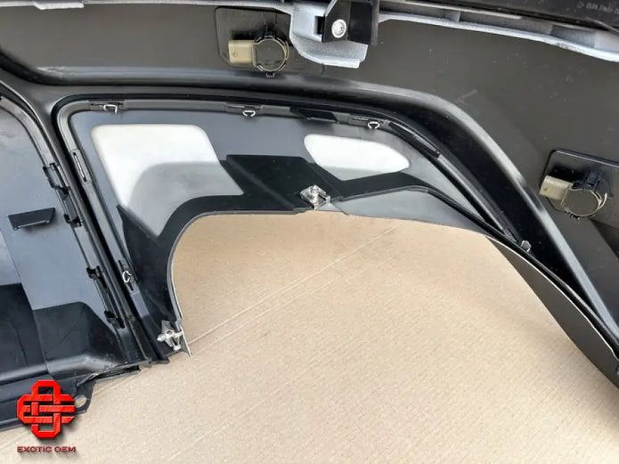 LAMBORGHINI URUS SE FRONT AND REAR BUMPER