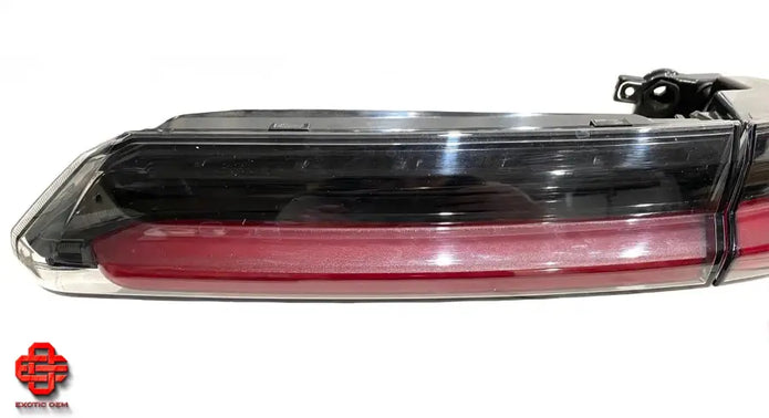 LAMBORGHINI URUS USA REAR RIGHT LIGHT
